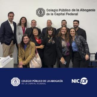 integrantes del Colegio Público de Abogacía de la Capital Federal junto a los expositores de NIC Argentina